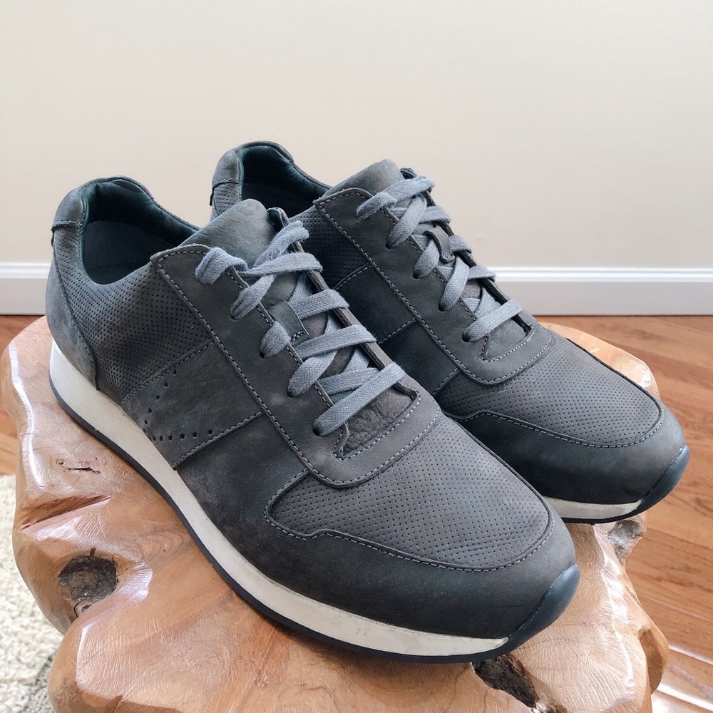 Men’s VINCE sneaker size 42.5 EUR / 9 USA